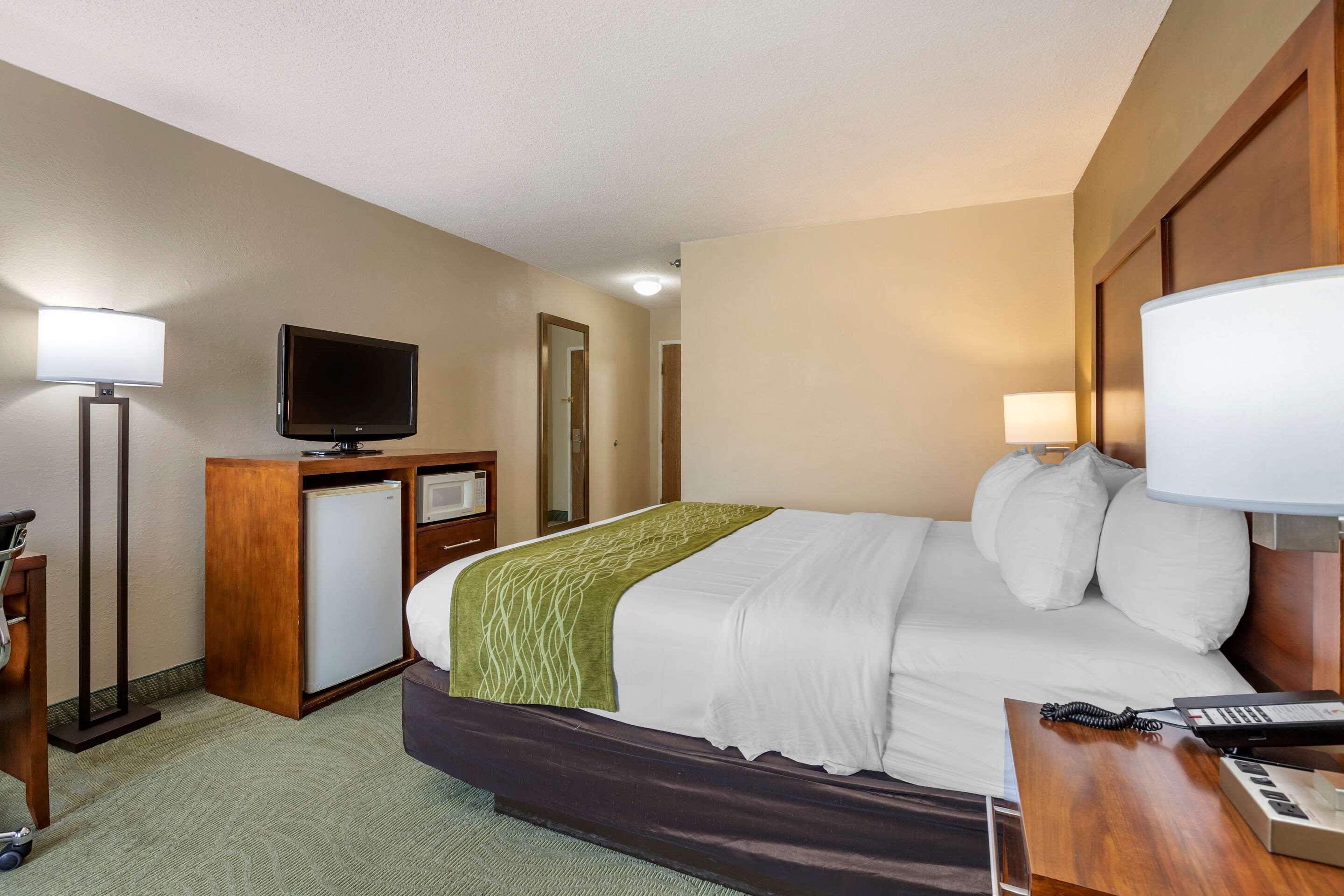 Comfort Inn Muscatine Near Hwy 61 Exterior photo