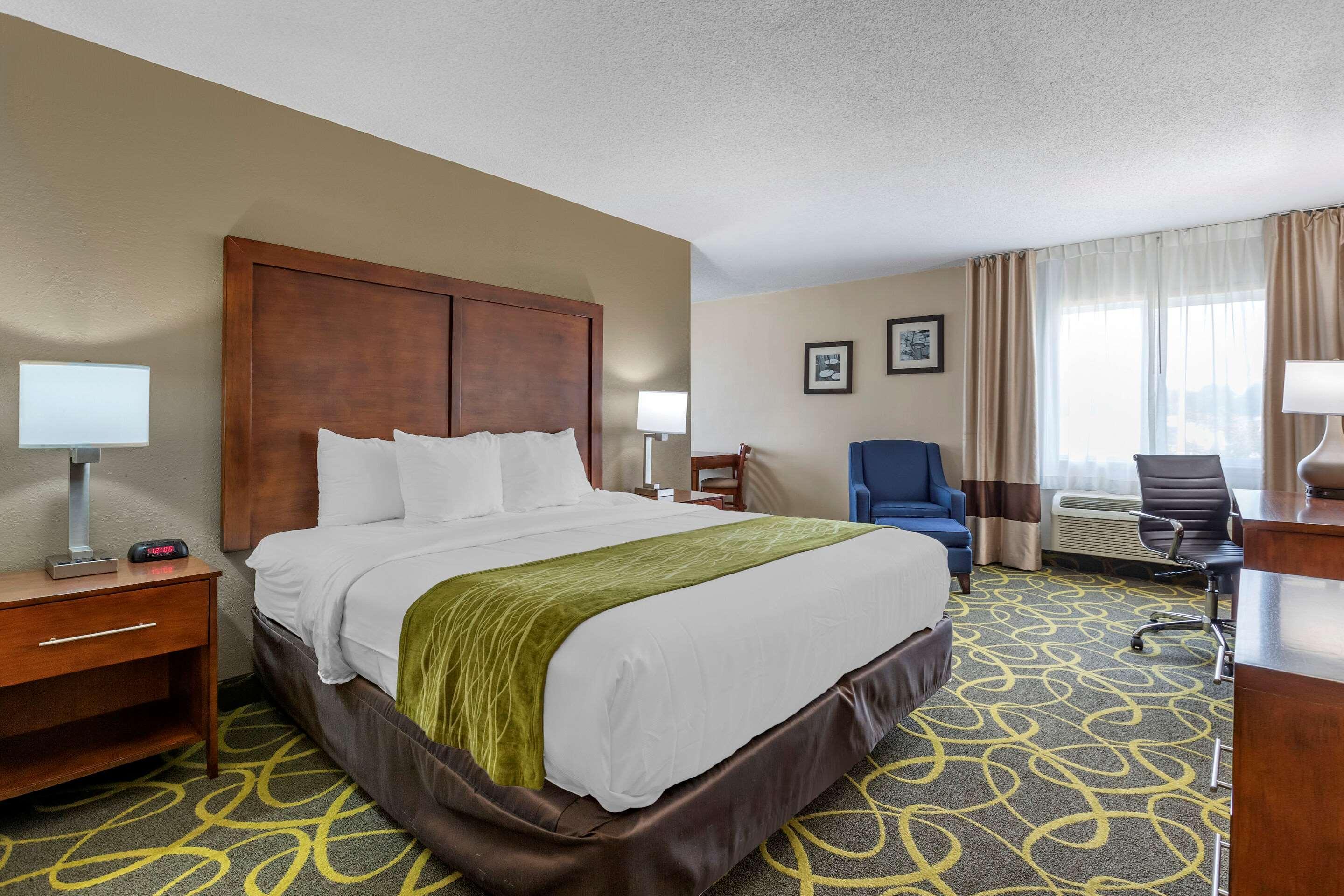 Comfort Inn Muscatine Near Hwy 61 Exterior photo