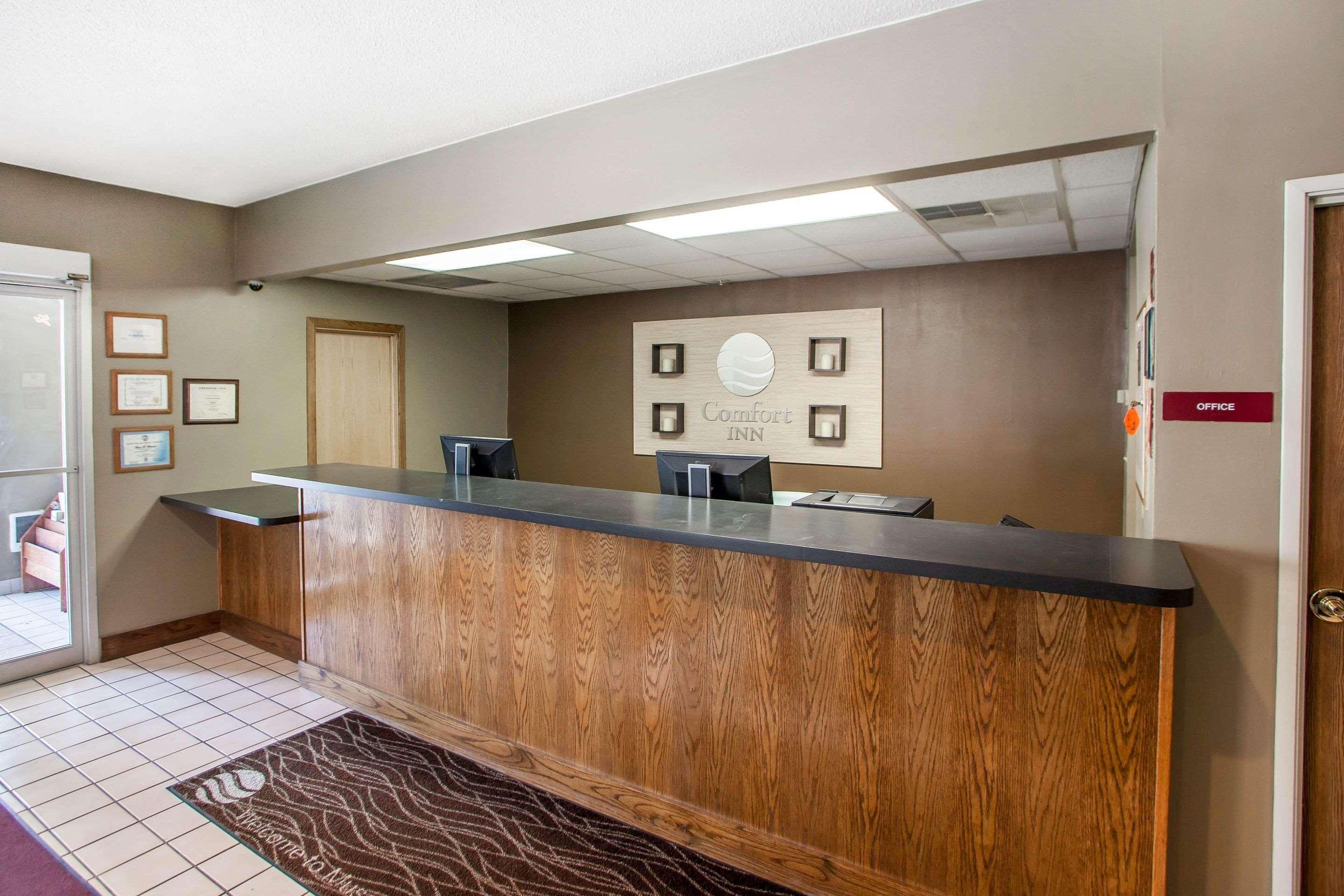 Comfort Inn Muscatine Near Hwy 61 Exterior photo