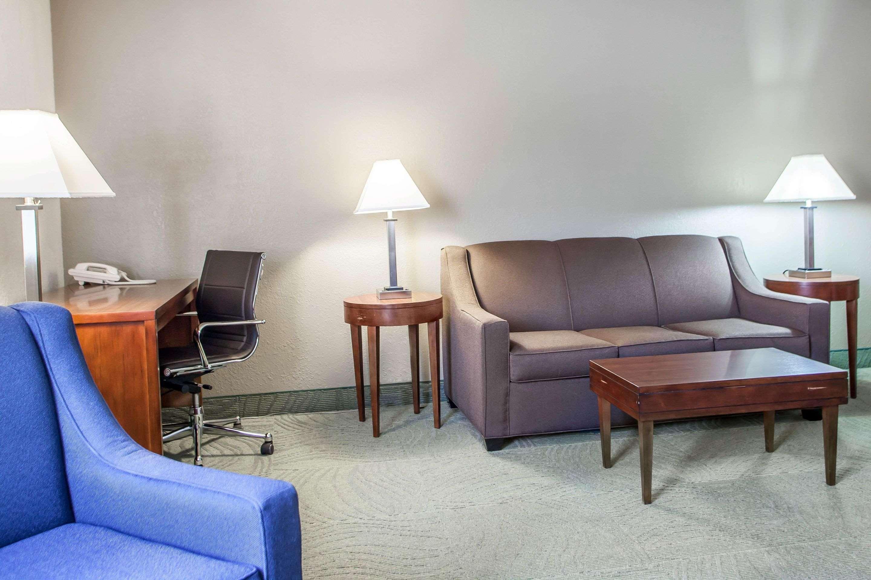 Comfort Inn Muscatine Near Hwy 61 Exterior photo